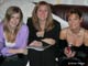Visages radieux et humeur au beau fixe : Laura, Julie et Cindy  Olivier Vaughn